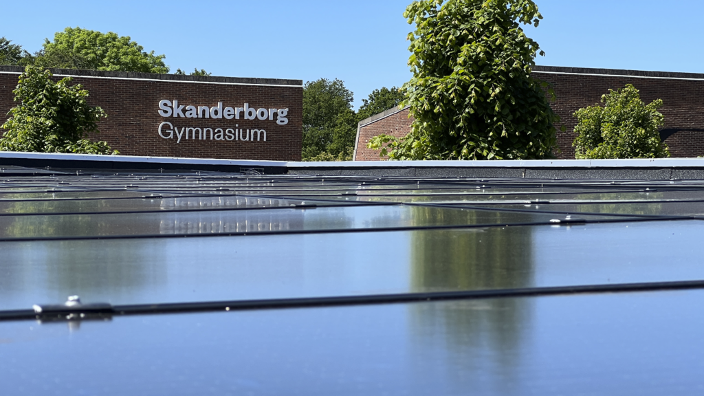 Skanderborg_gymnasium_facadeskilt