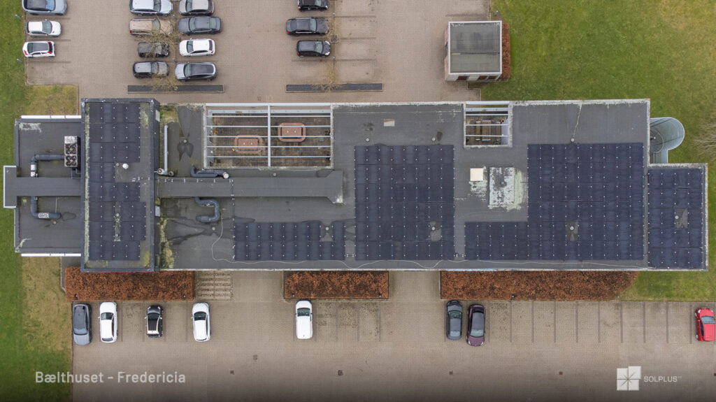 Bælthuset - oppefra - med logo - web